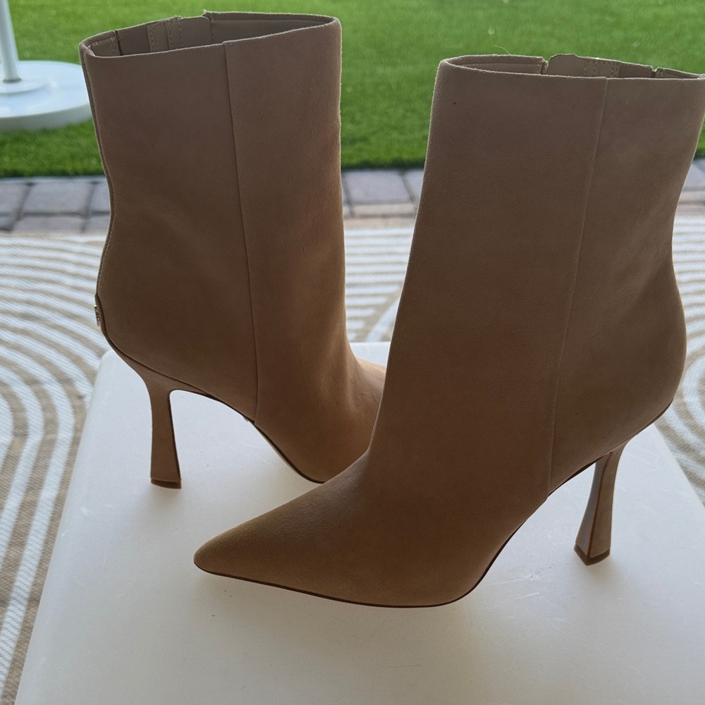Sam Edelman Tan Pointed Toe Stiletto Ankle Boots